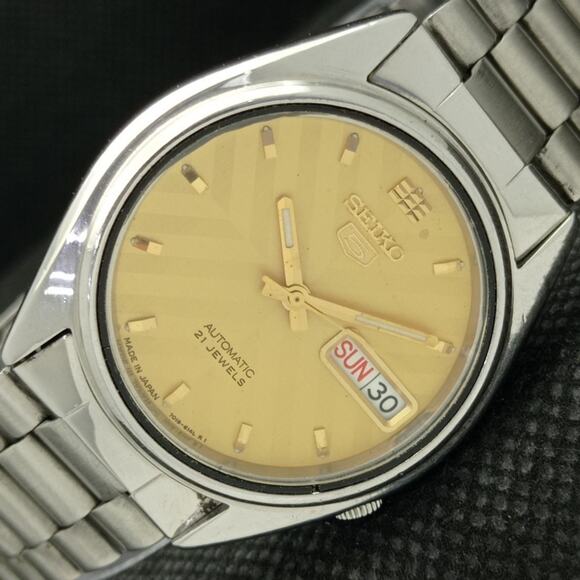 Vintage 1996 Seiko Automatic Mens Silver Watch W/daydate & Gold accents - Picture 1 of 8